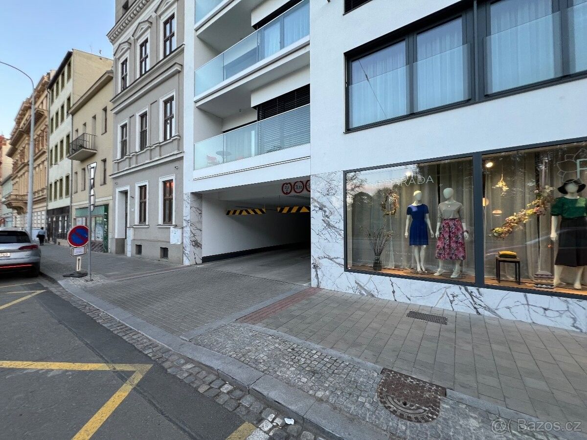Garáže, Brno, 602 00 - 2
