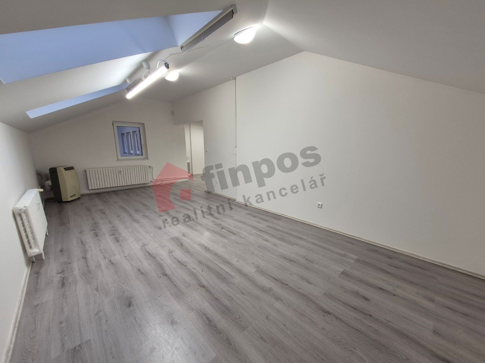 Kancelář · 50 m² · Ringhofferovo náměstí 550, Kamenice - 3