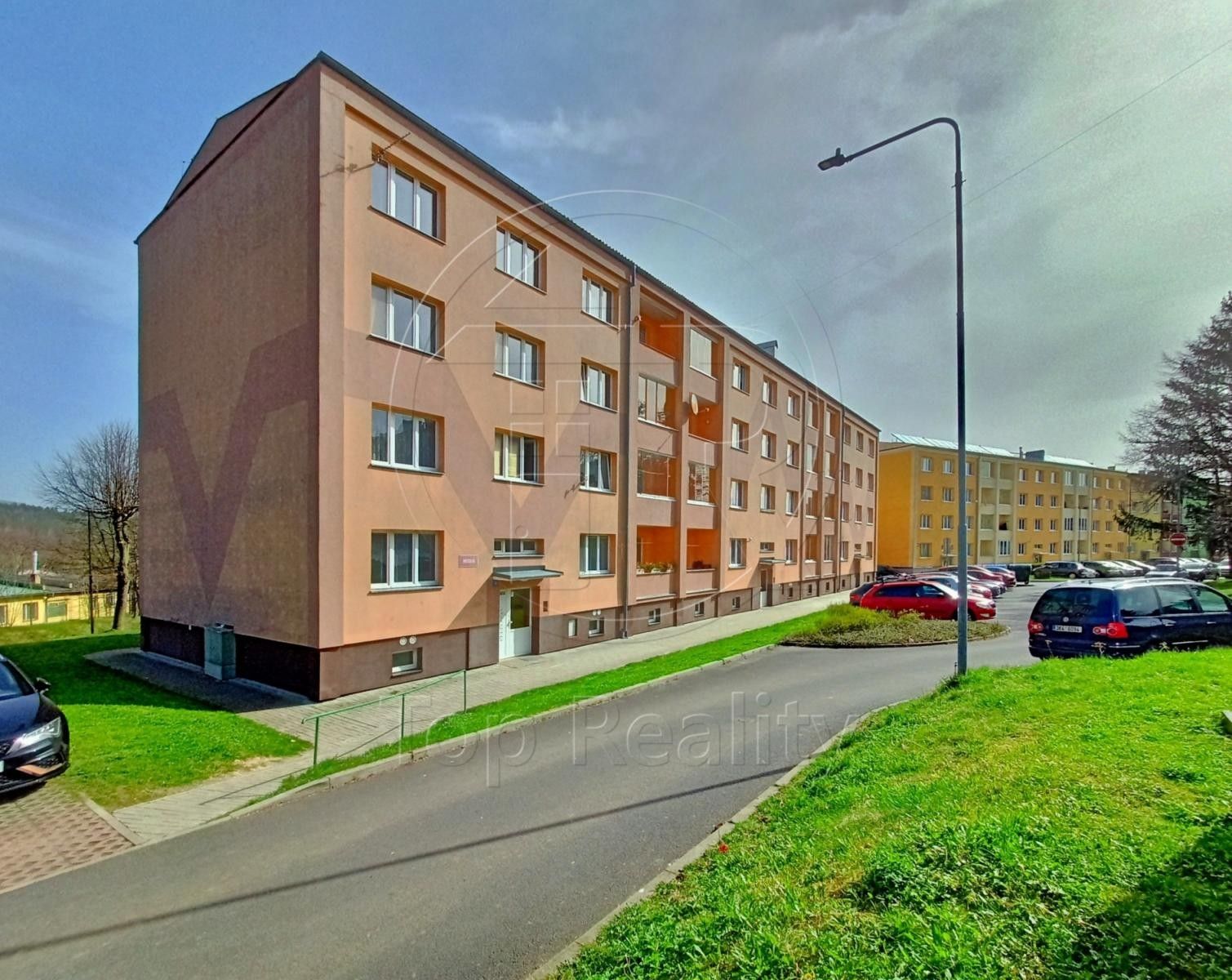 Pronájem byt 2+1 - Husova, Nová Role, 58 m²