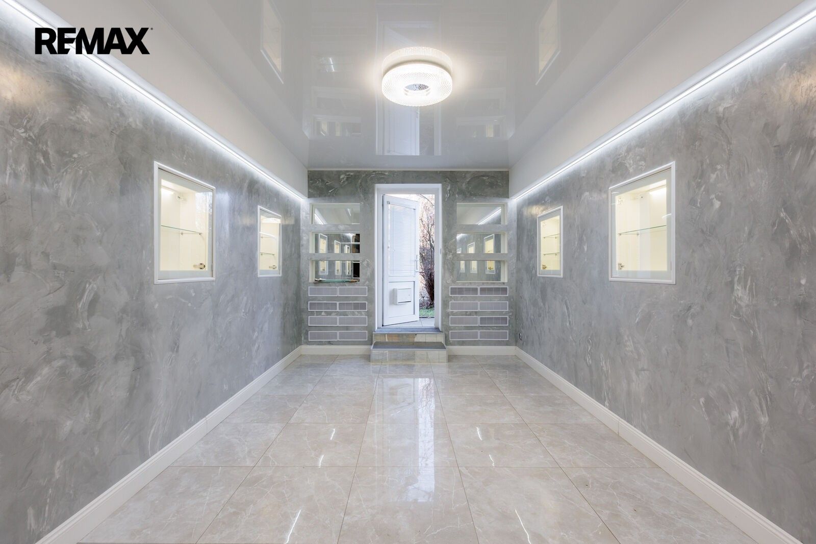 Prodej obchodní prostory - Konečná 900, Karlovy Vary Rybáře, 72 m² - 2