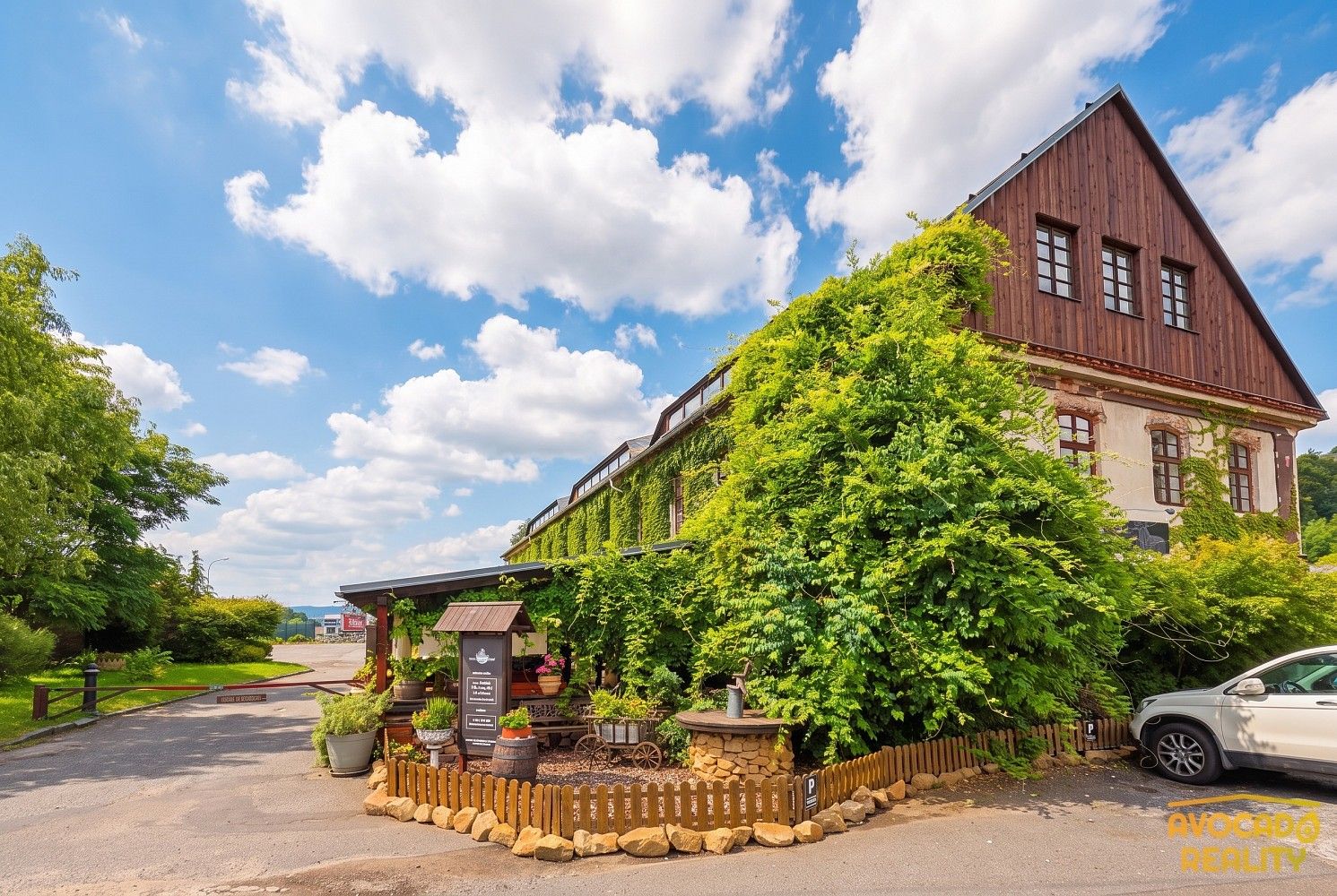Prodej rodinný dům - Jestřebí, okres Česká Lípa, 500 m² - 2