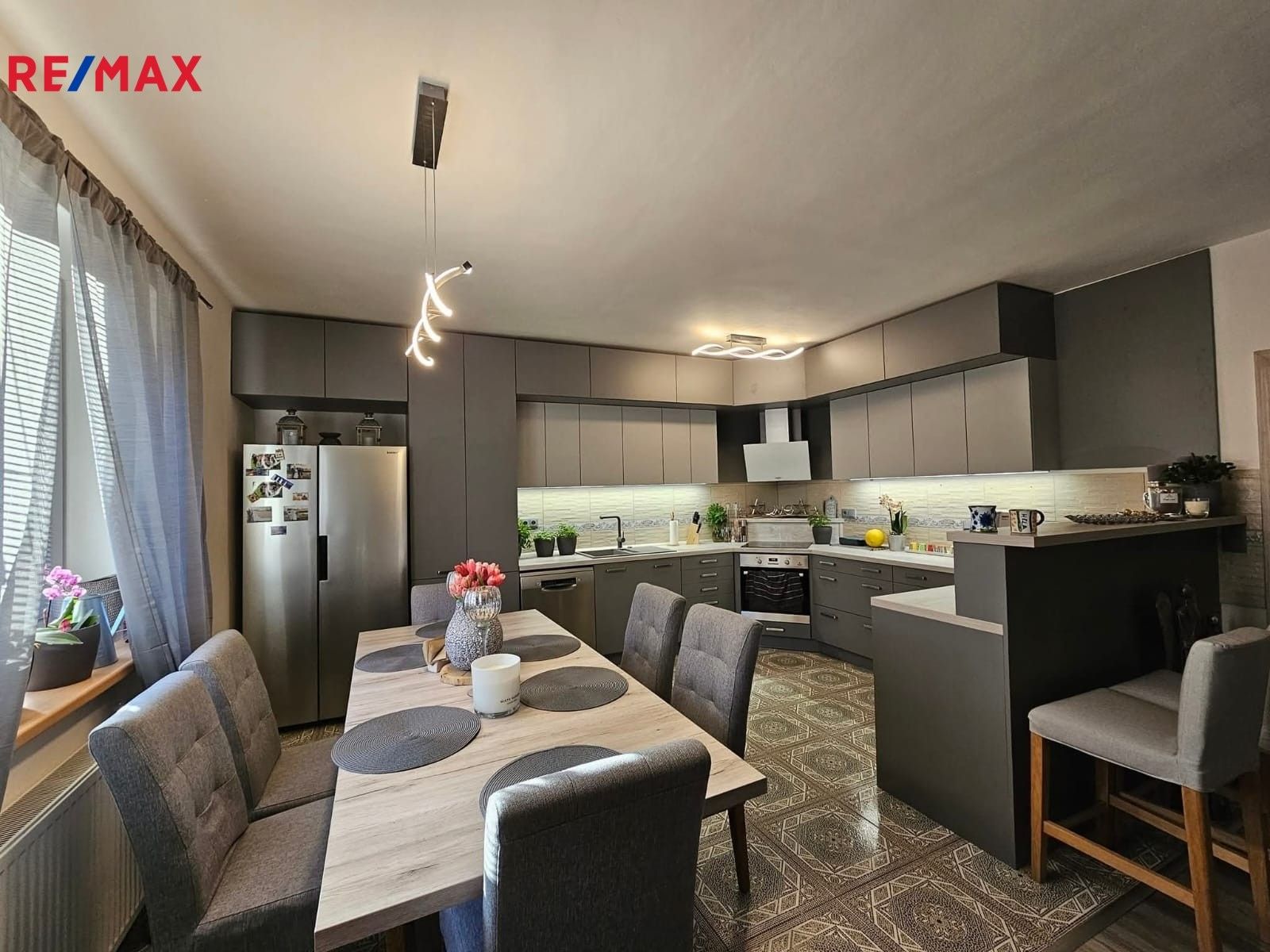 Prodej rodinný dům - Okrouhlo, 263 m²