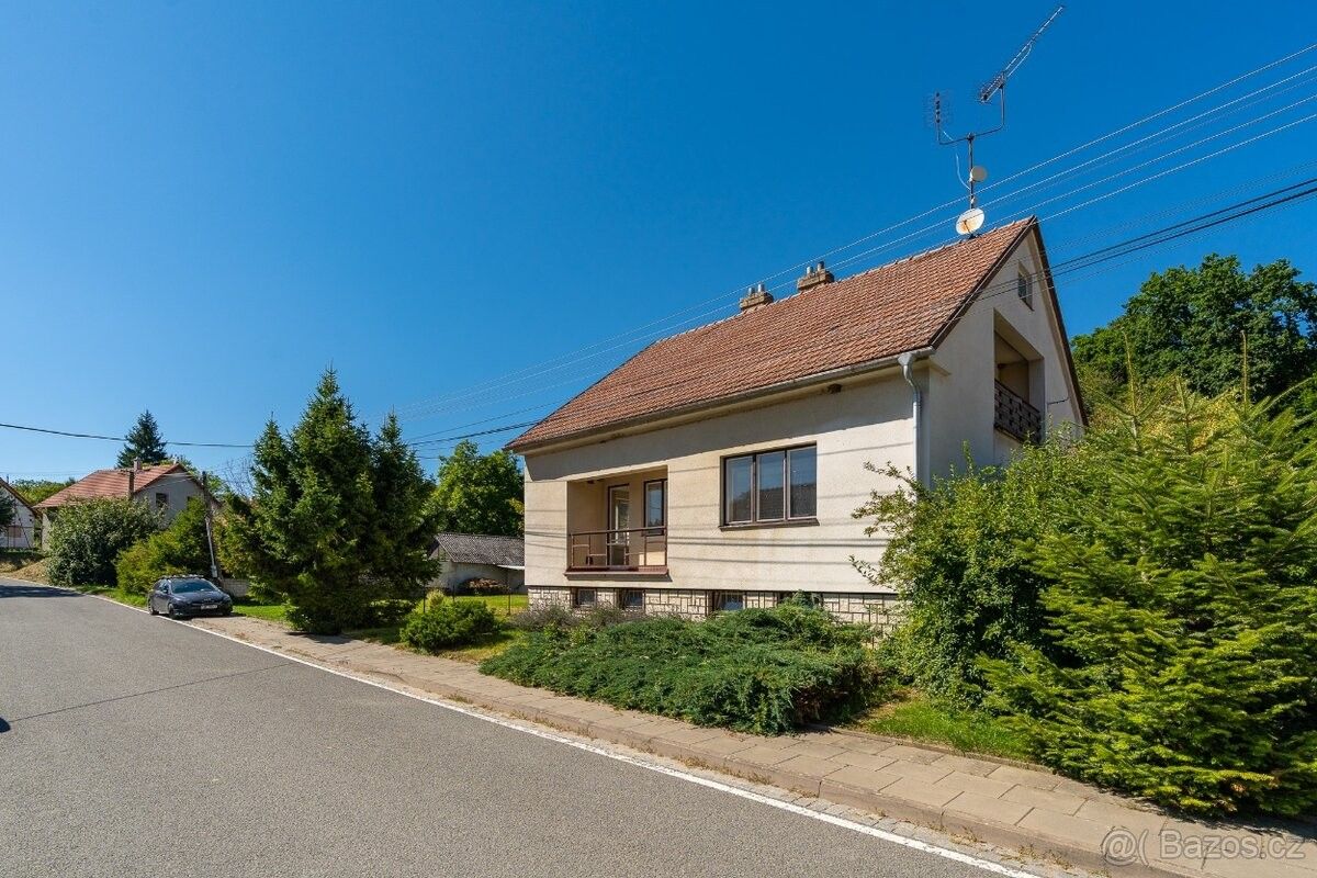 Chaty, Velká nad Veličkou, 696 74 - 1