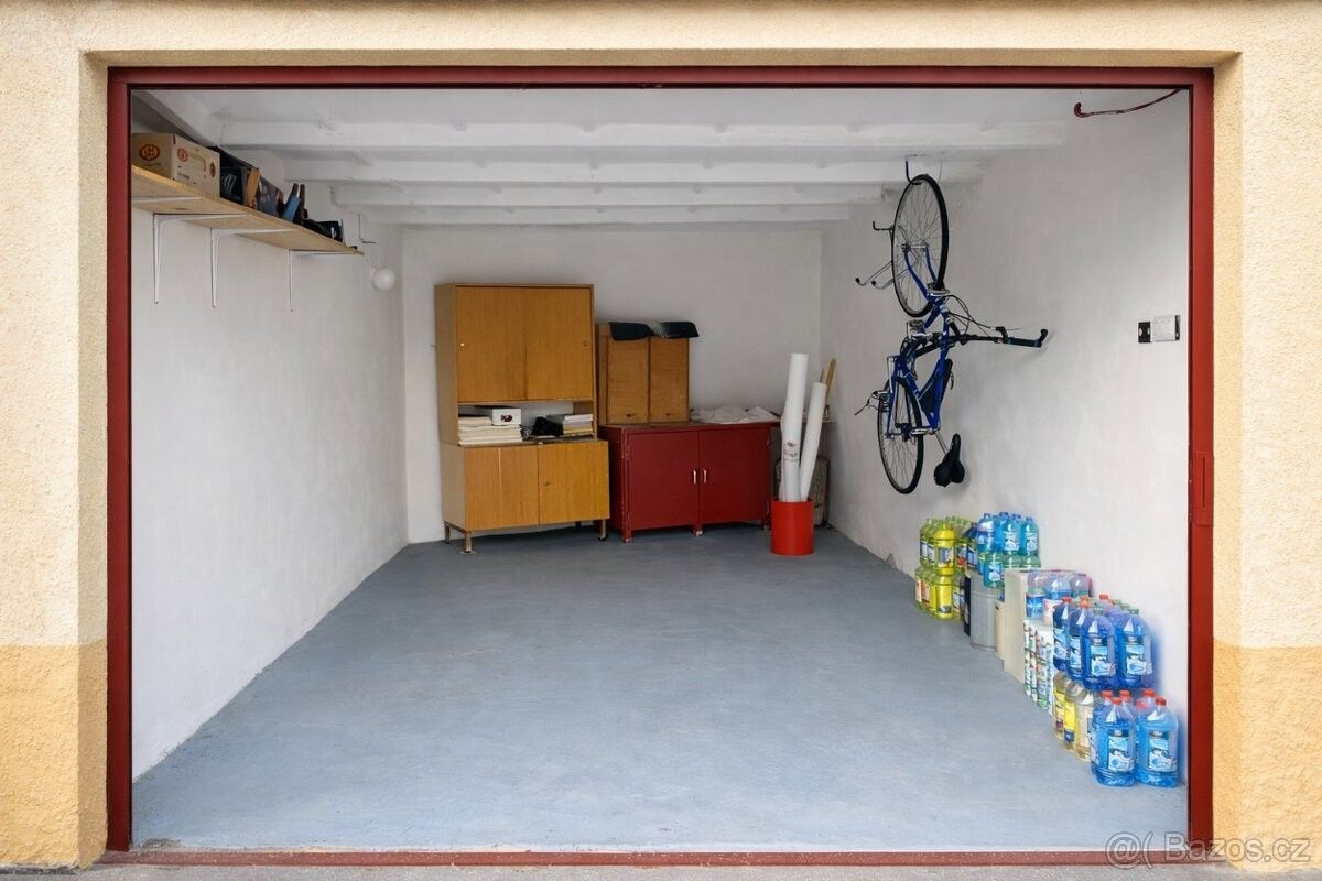 Garáže, Pelhřimov, 393 01