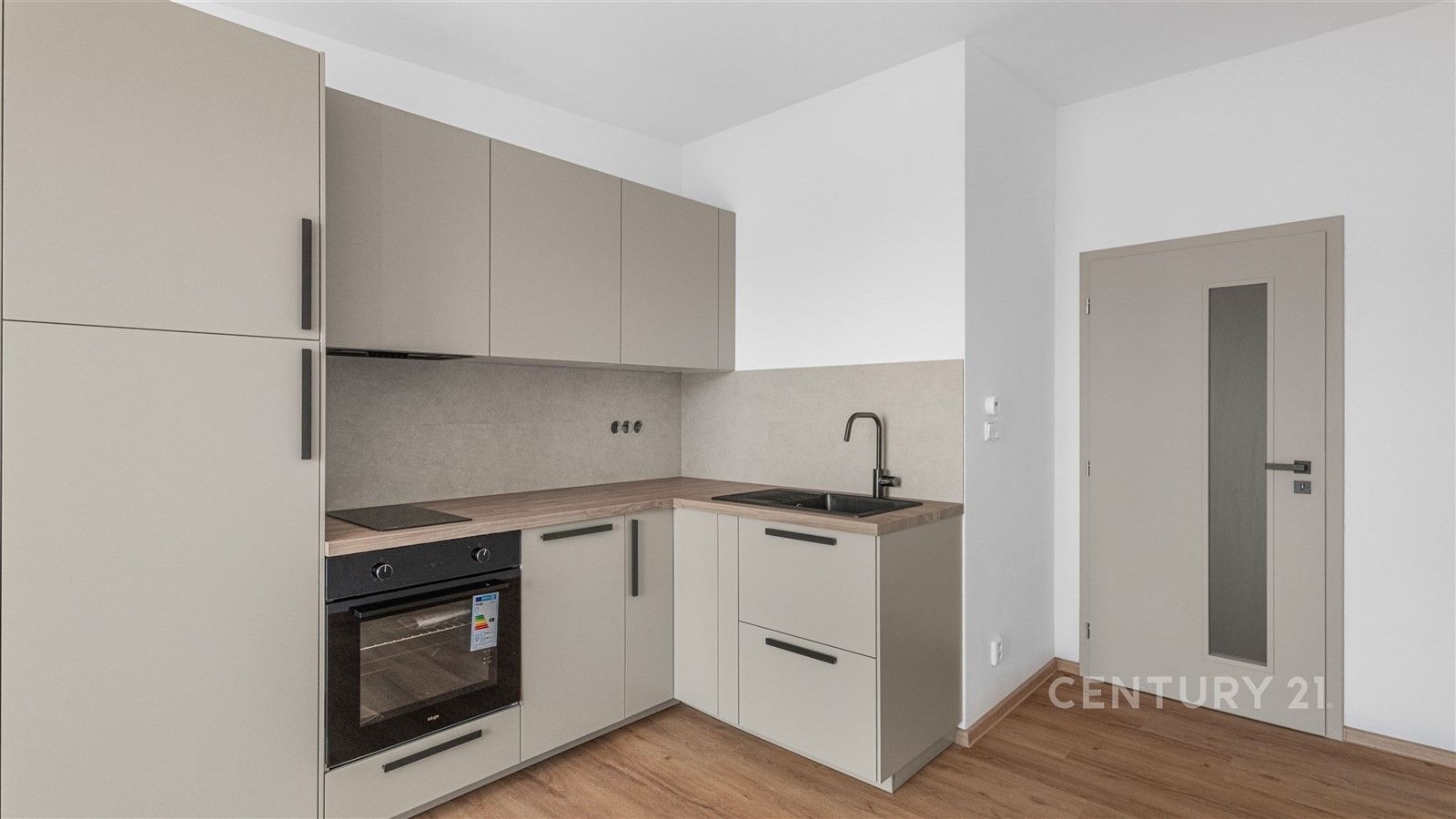 Pronájem byt 1+kk - Topolová , Milovice Mladá, 29 m² - 1