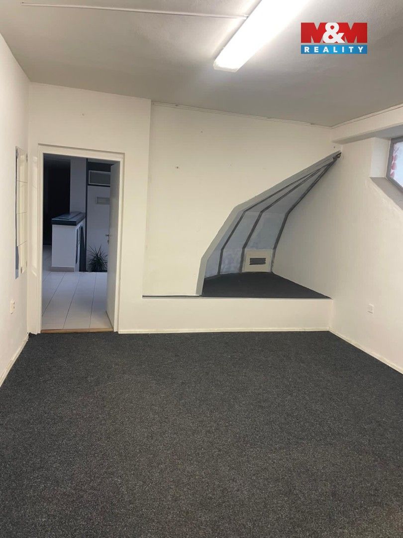 Pronájem kancelář - Lonkova, Pardubice, 23 m²