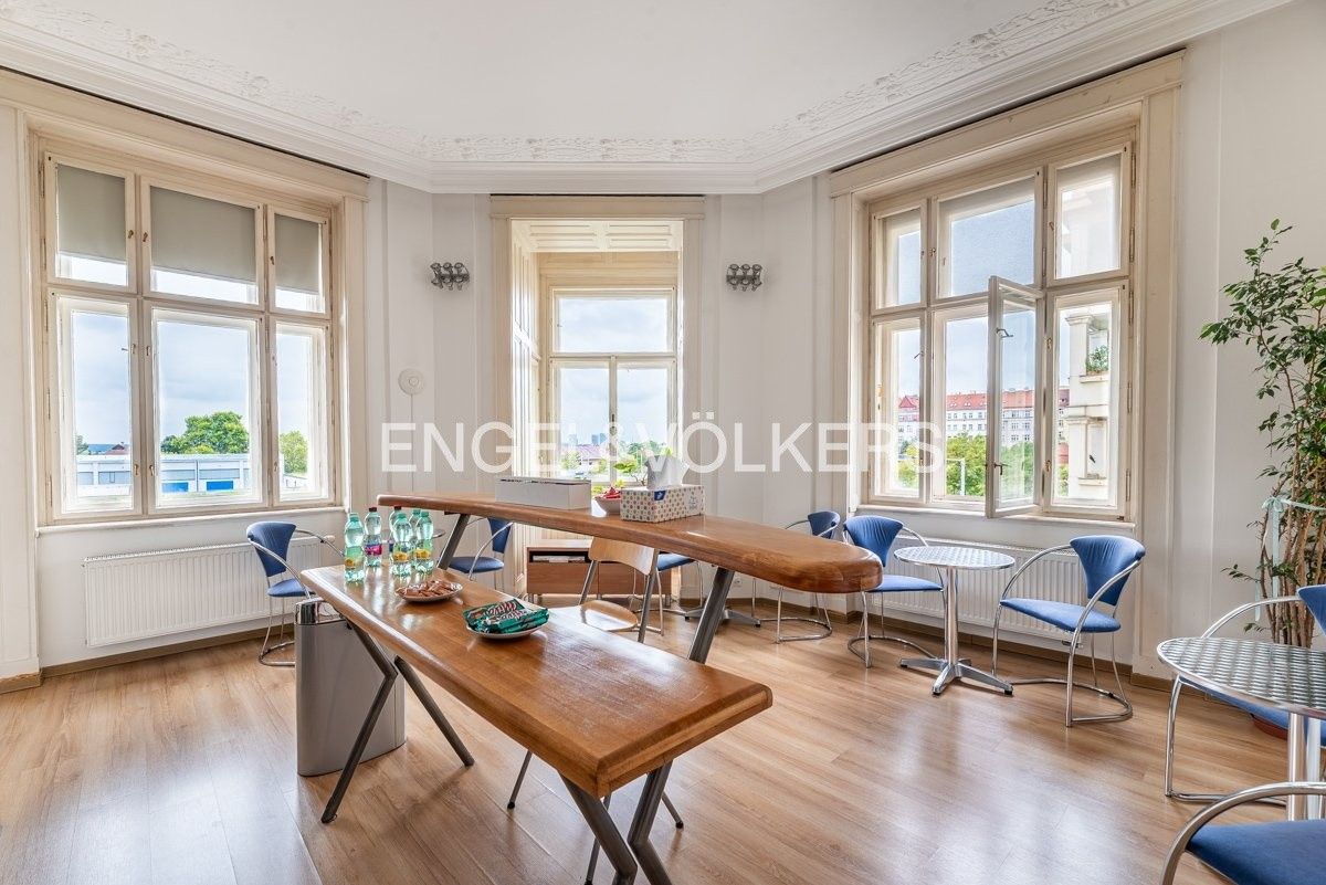 Pronájem kancelář - Chrudimská, Praha, 325 m²