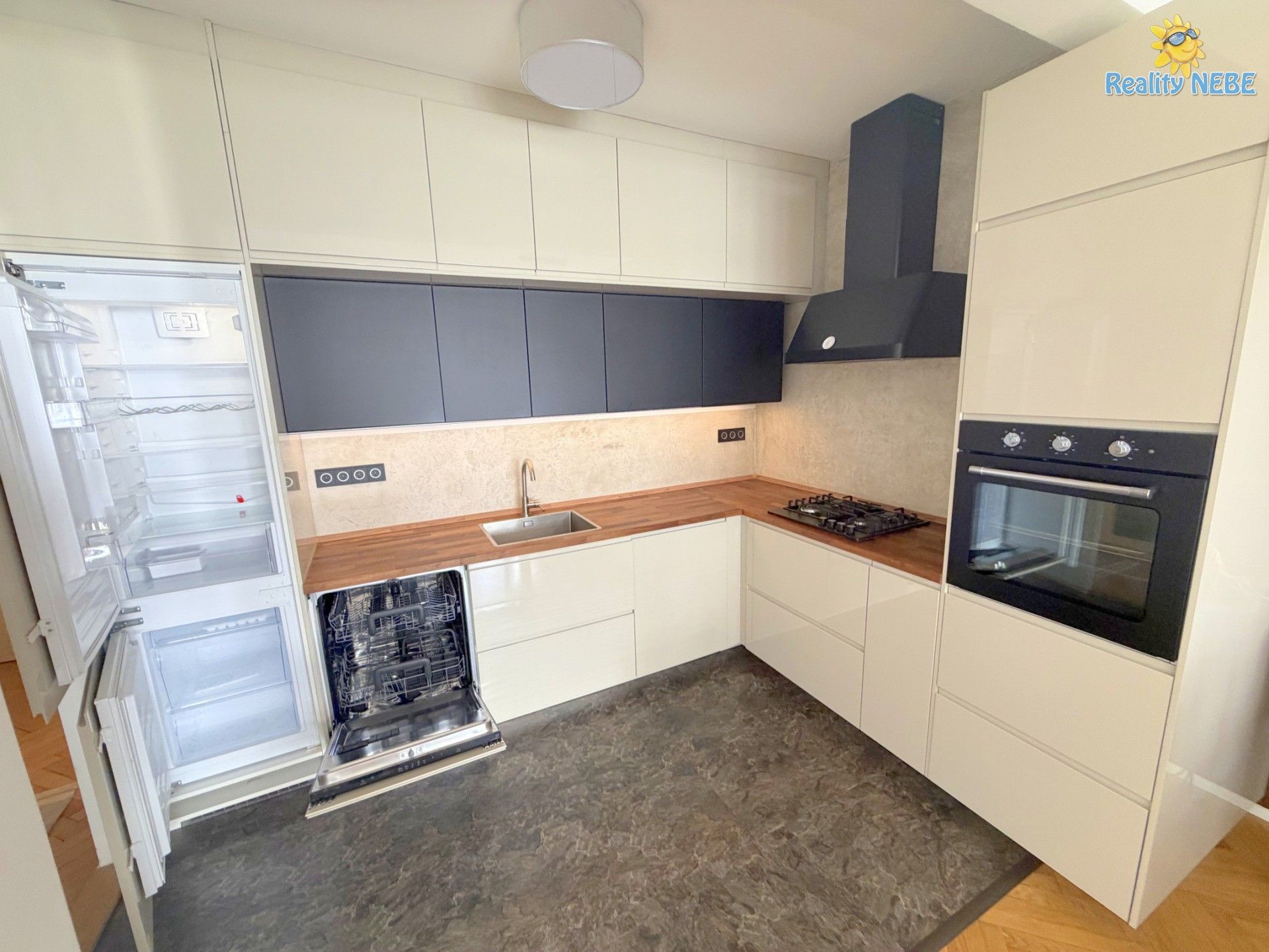 Byt 2+kk · 61 m² · Dělnická, Praha - 4