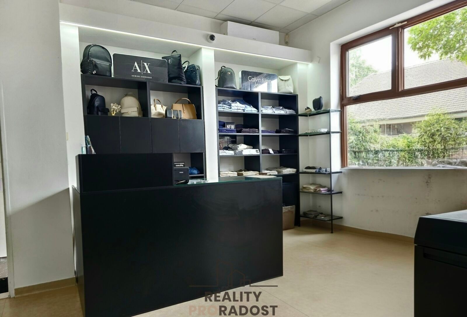 Pronájem obchodní prostory - Štefánikova, Hodonín, 90 m²