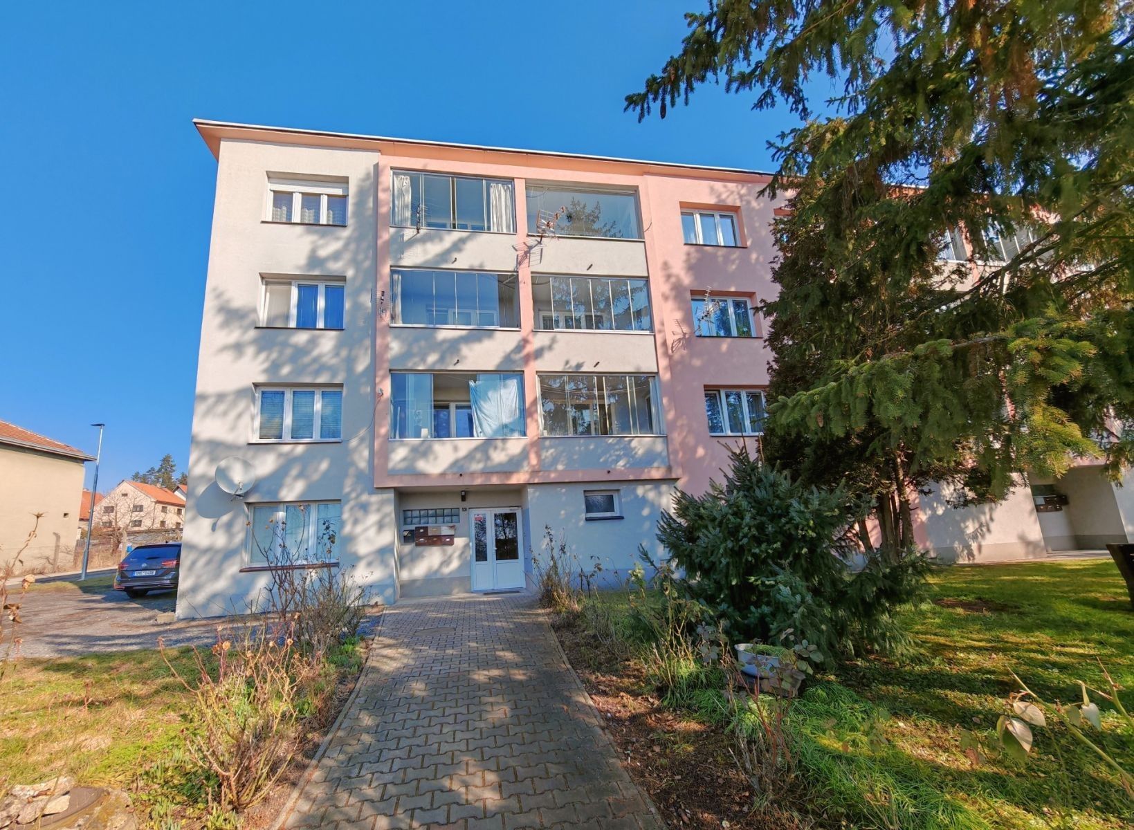 3+1, Nedomická, Všetaty - Všetaty, Středočeský kraj, 63 m²