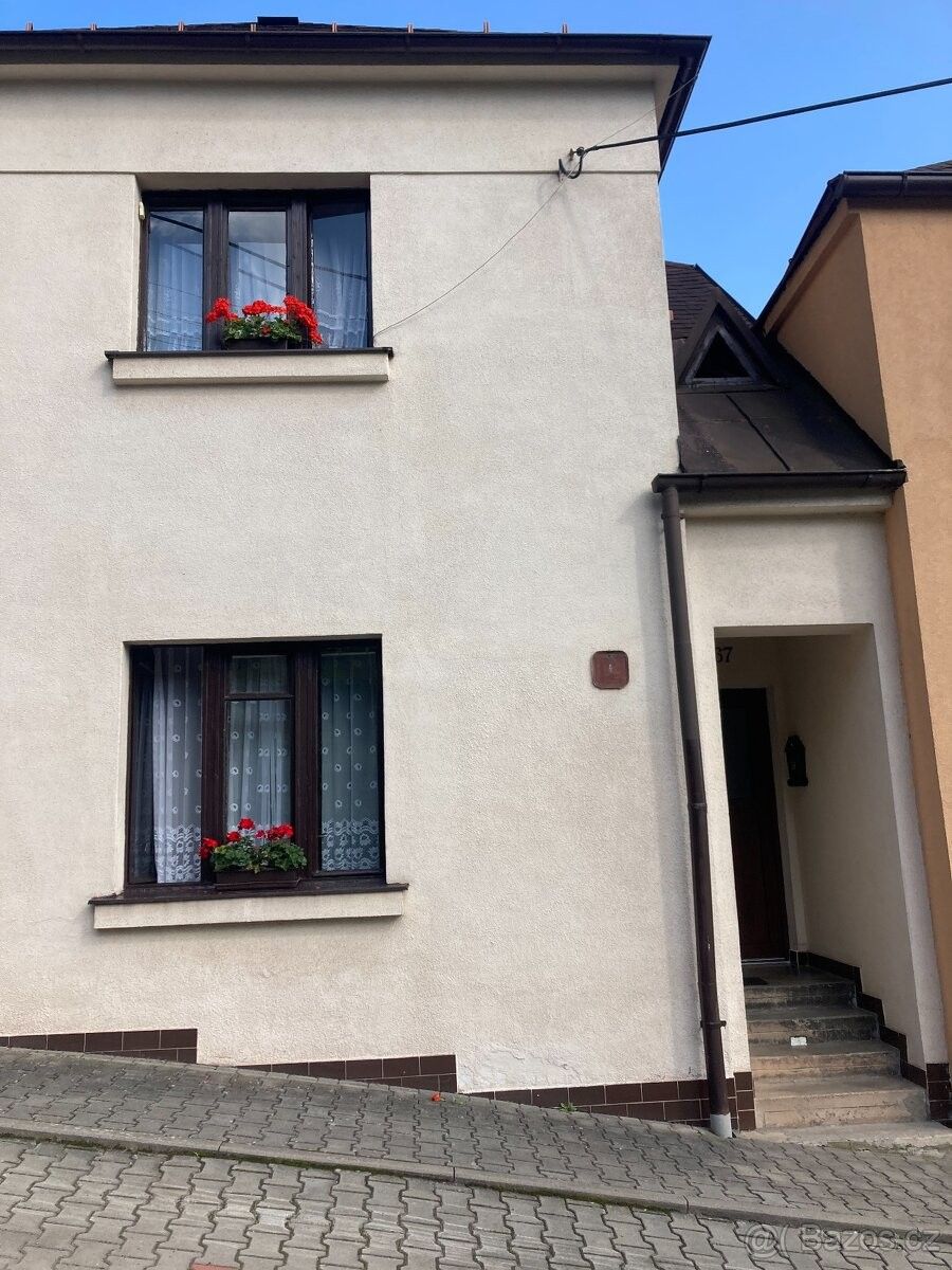 Rodinné domy, Borová, 547 01