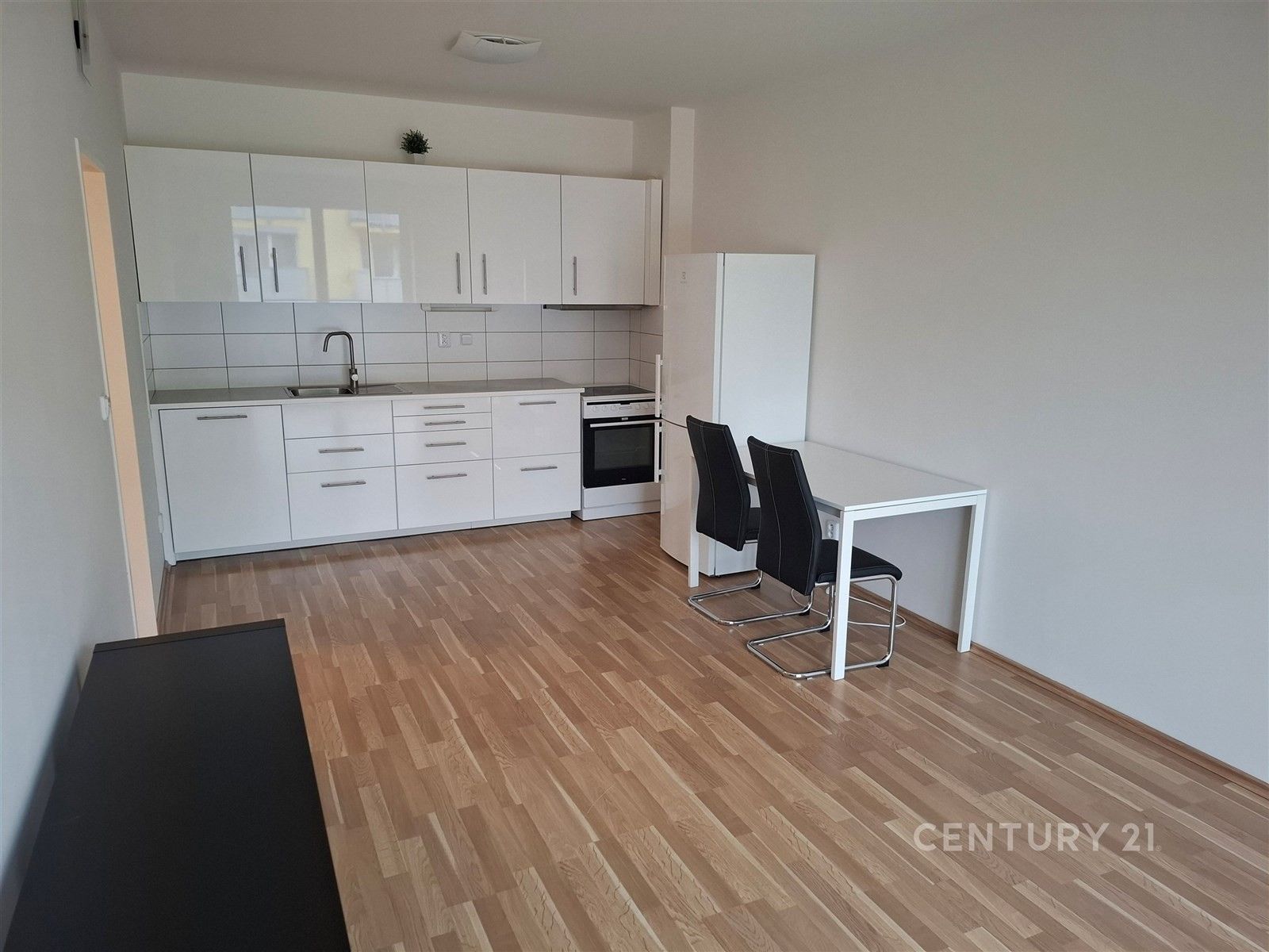 Pronájem byt 2+kk - Sluneční, Jesenice, 46 m²