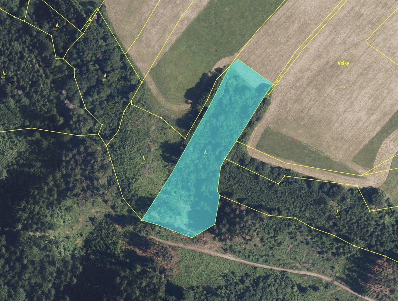 Les, 9 474 m²