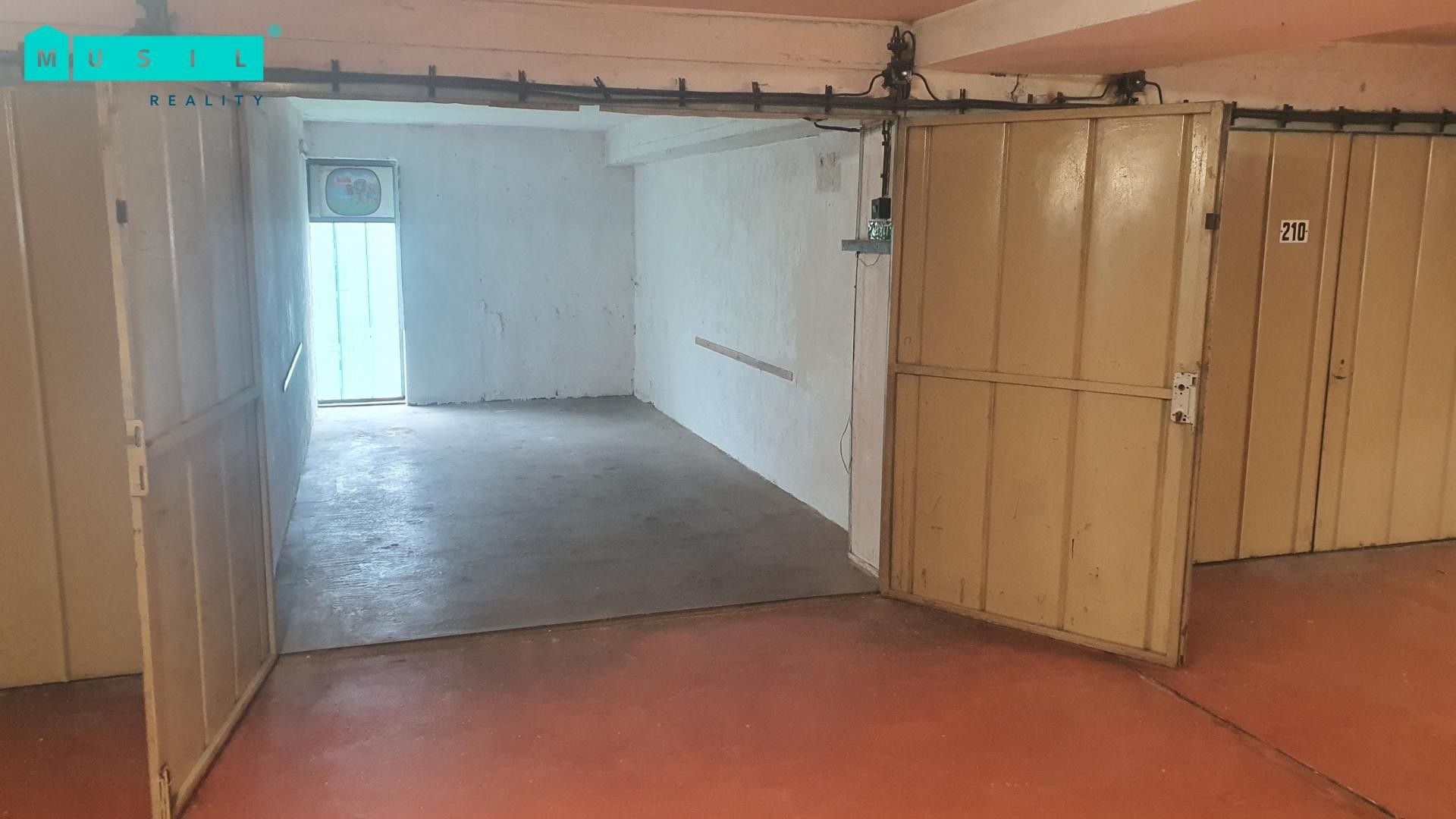 Pronájem garáž - Heyrovského, Olomouc, 15 m²