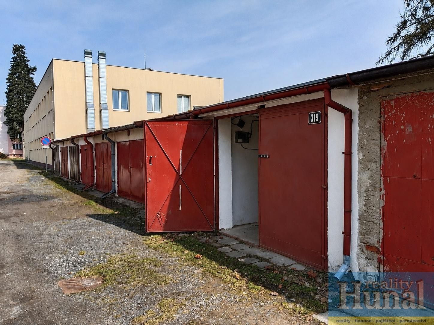 Garáže, Pod Floriánem, Pelhřimov, 16 m² - 1