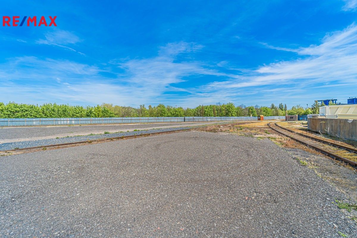 Sklady, Netovická 353, Slaný, 1 m²