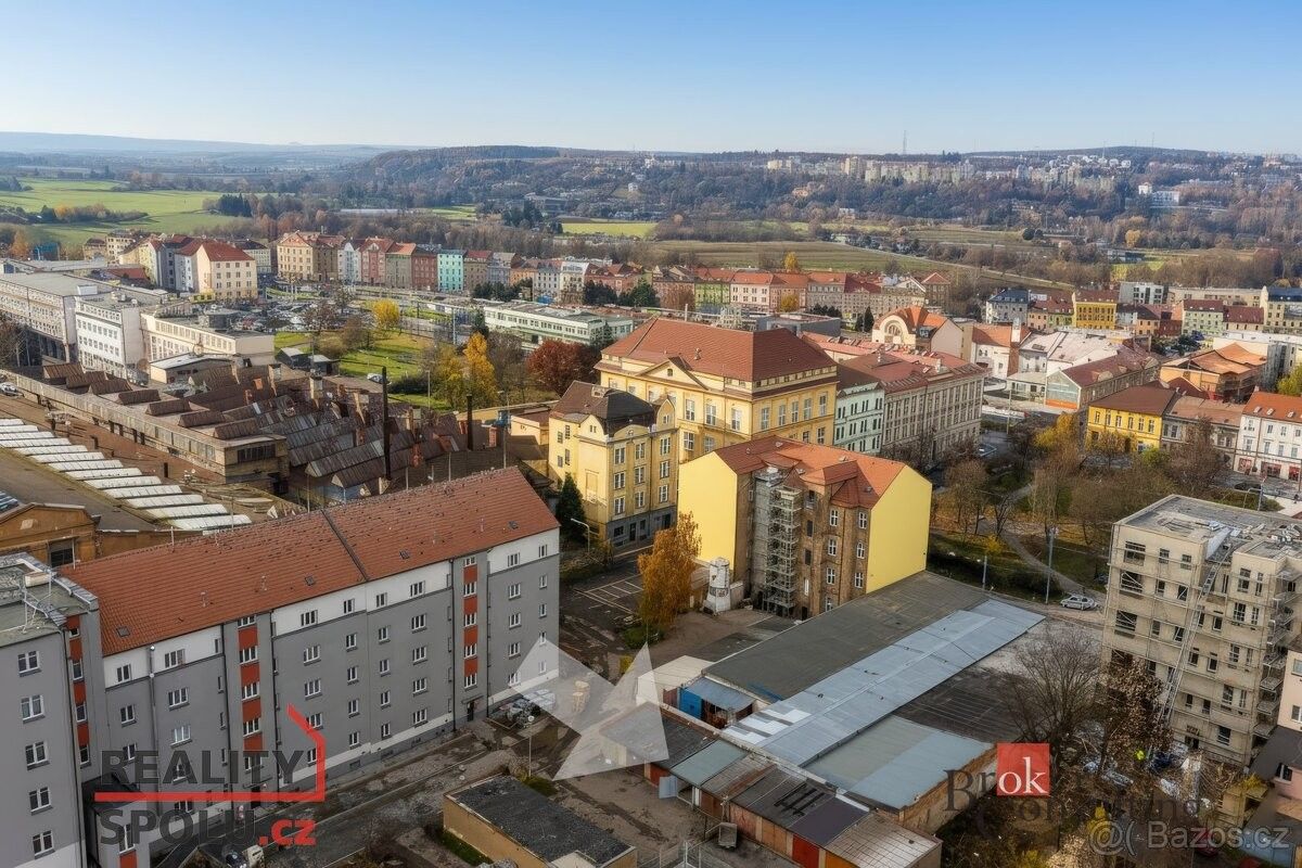 Garáže, Plzeň, 301 00