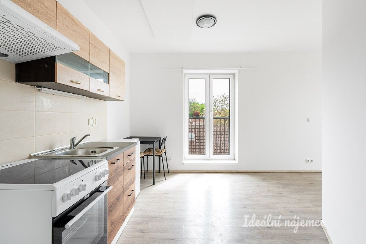 1+kk, Masarykovo náměstí, Škvorec, 23 m² - 1
