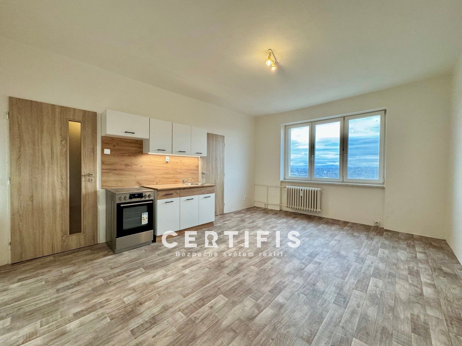 2+kk, Elišky Krásnohorské, Havířov, 36 m²