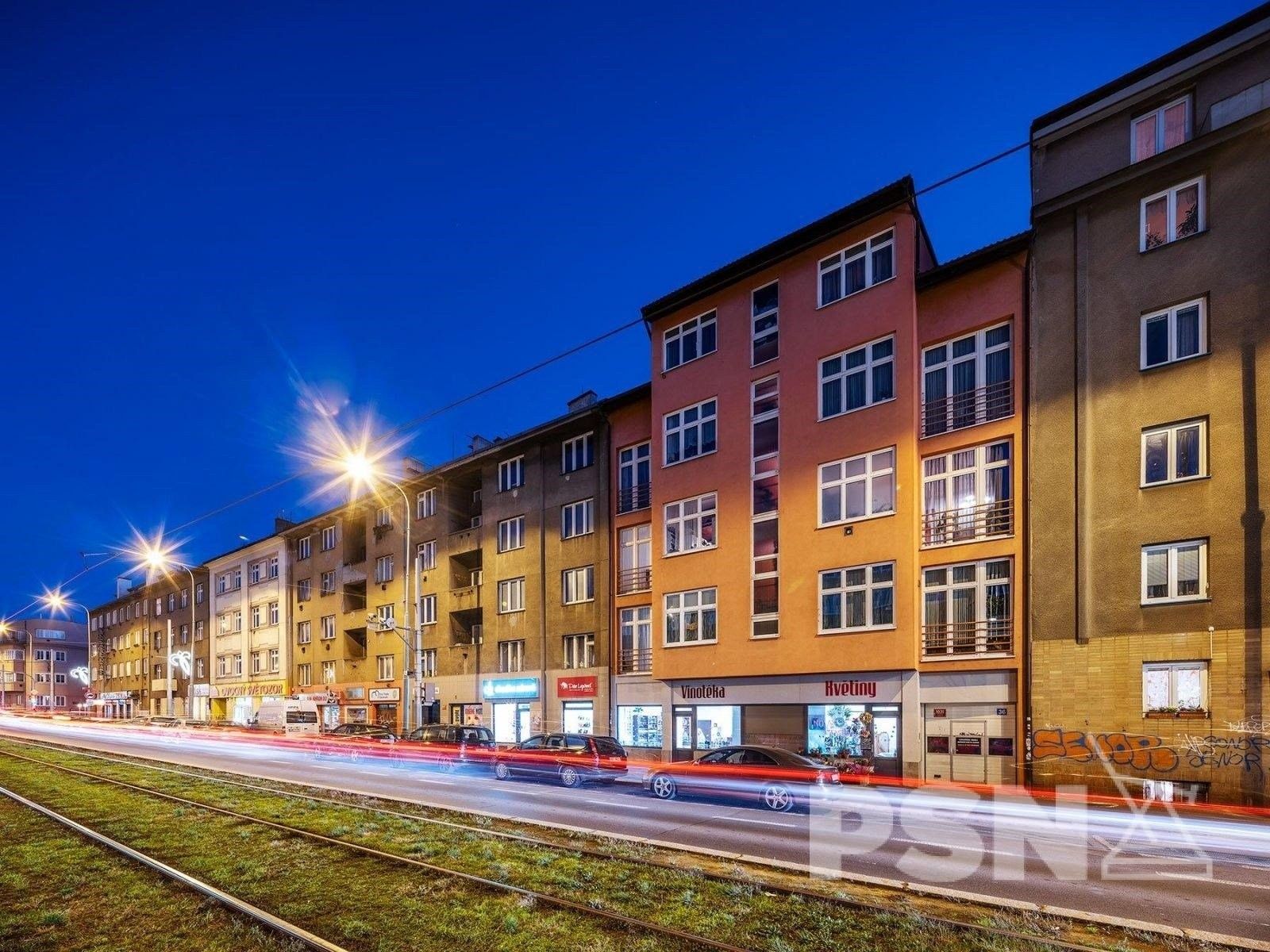 Pronájem kancelář - V olšinách 1031, Praha, 220 m²