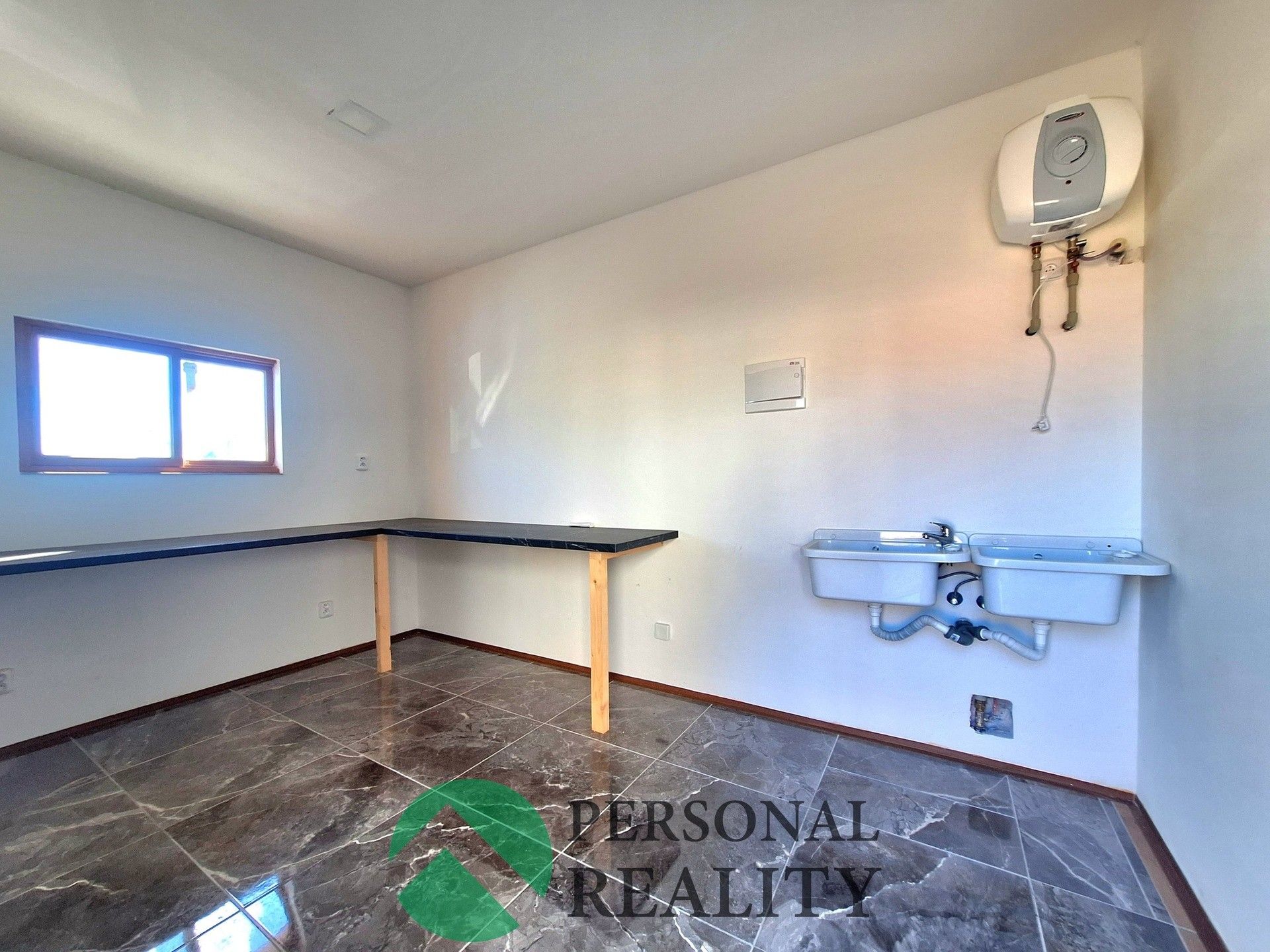 Obchodní prostory, Rostoklaty Nová Ves II, 16 m² - 2