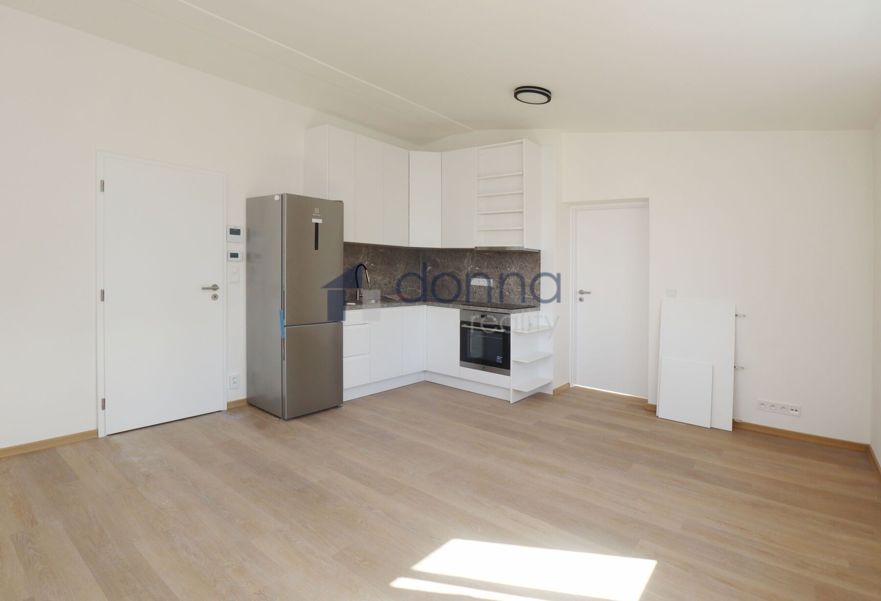 Pronájem byt 2+kk - K lipám, Praha Střížkov, 45 m² - 1