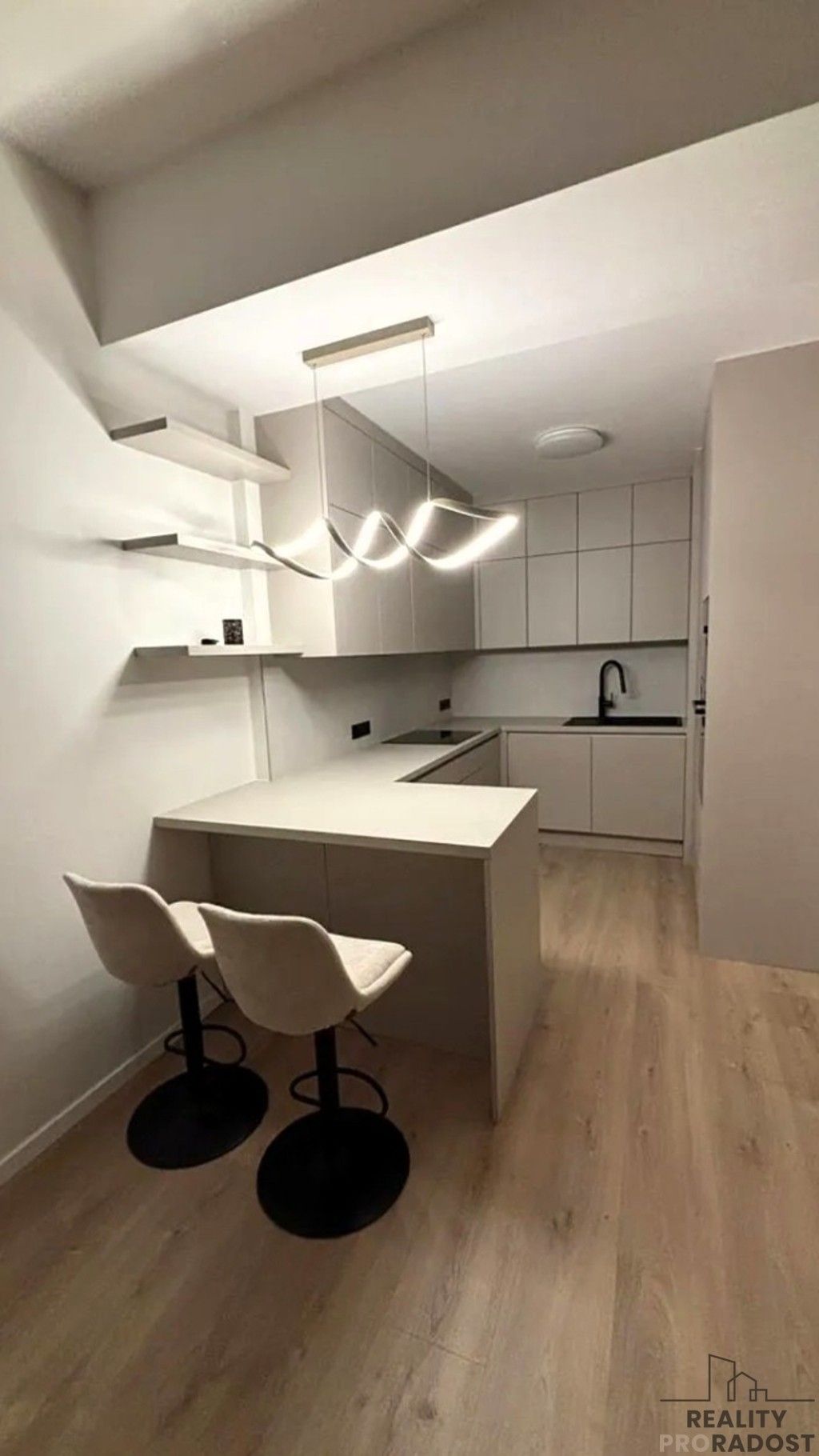 Pronájem byt 2+kk - U Zvonařky, Praha, 60 m²