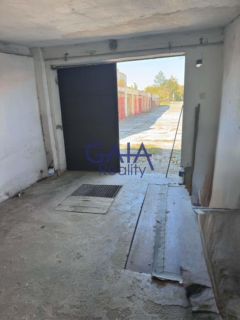 Garáž · 20 m² · Družstevní čtvrť, Hodonín - 4