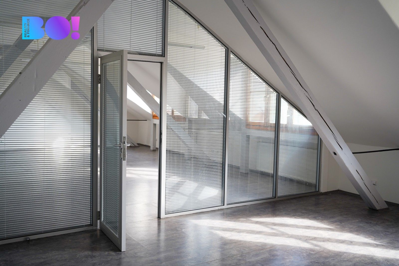 Pronájem kancelář - Zubatého, Praha, 120 m²