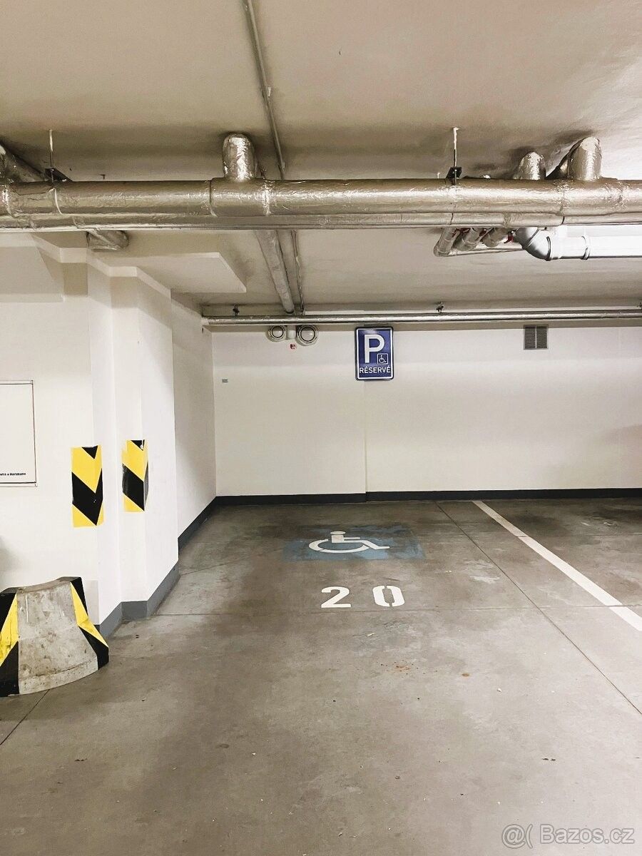 Garáže, Praha, 150 00