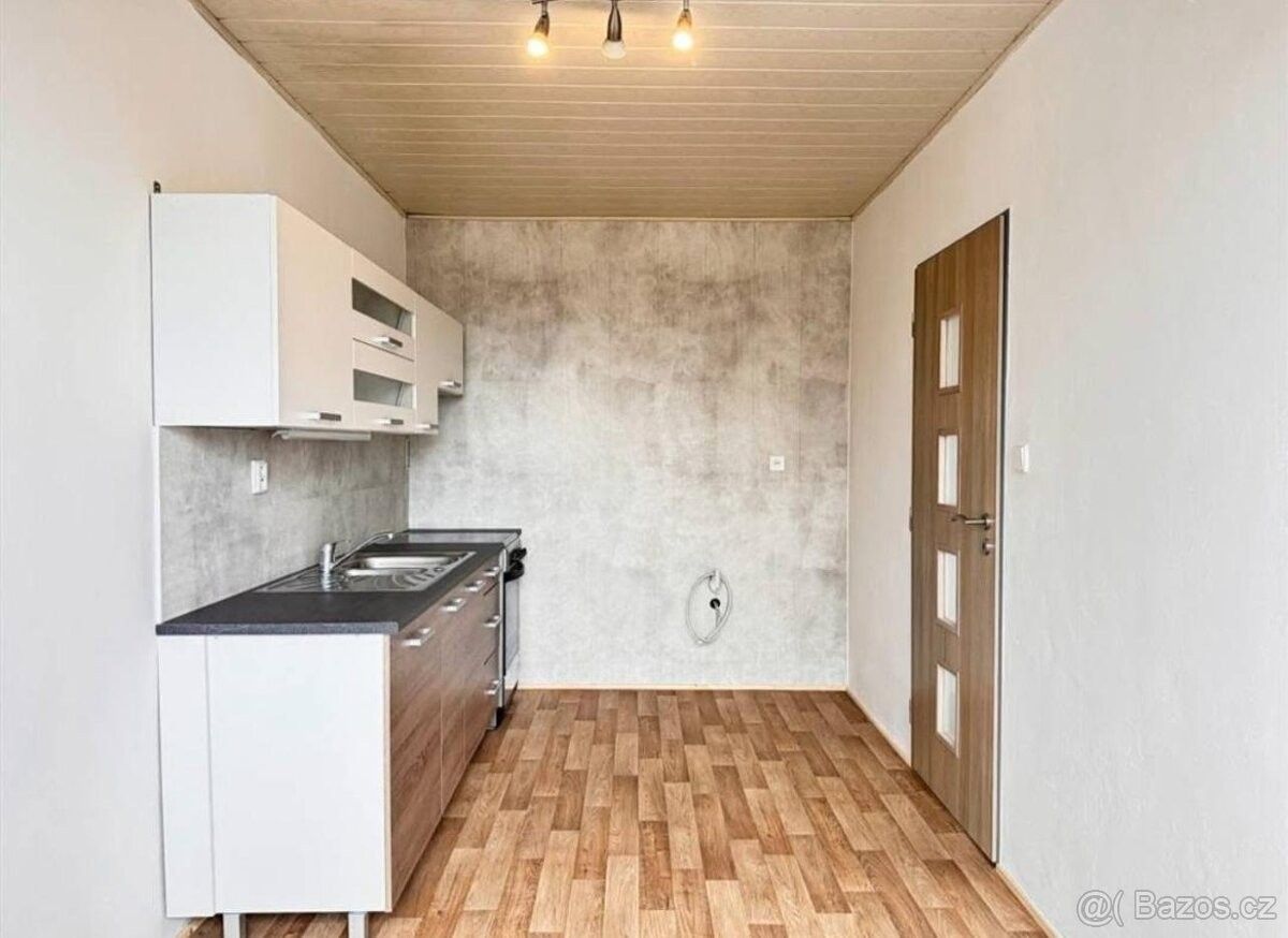 Byty, Hronov, 549 31