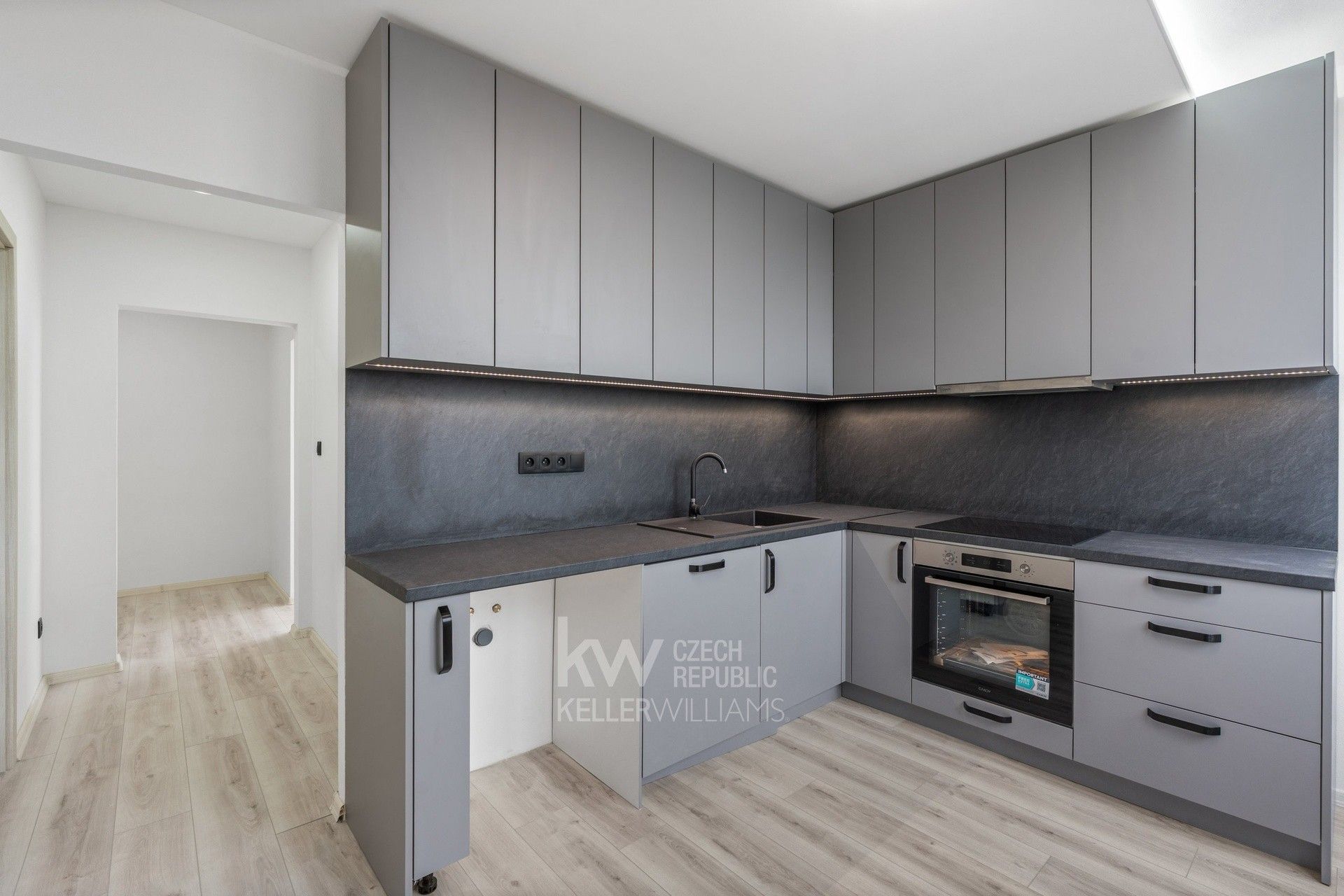 Prodej byt 2+1 - Olštýnská, Praha, 48 m²