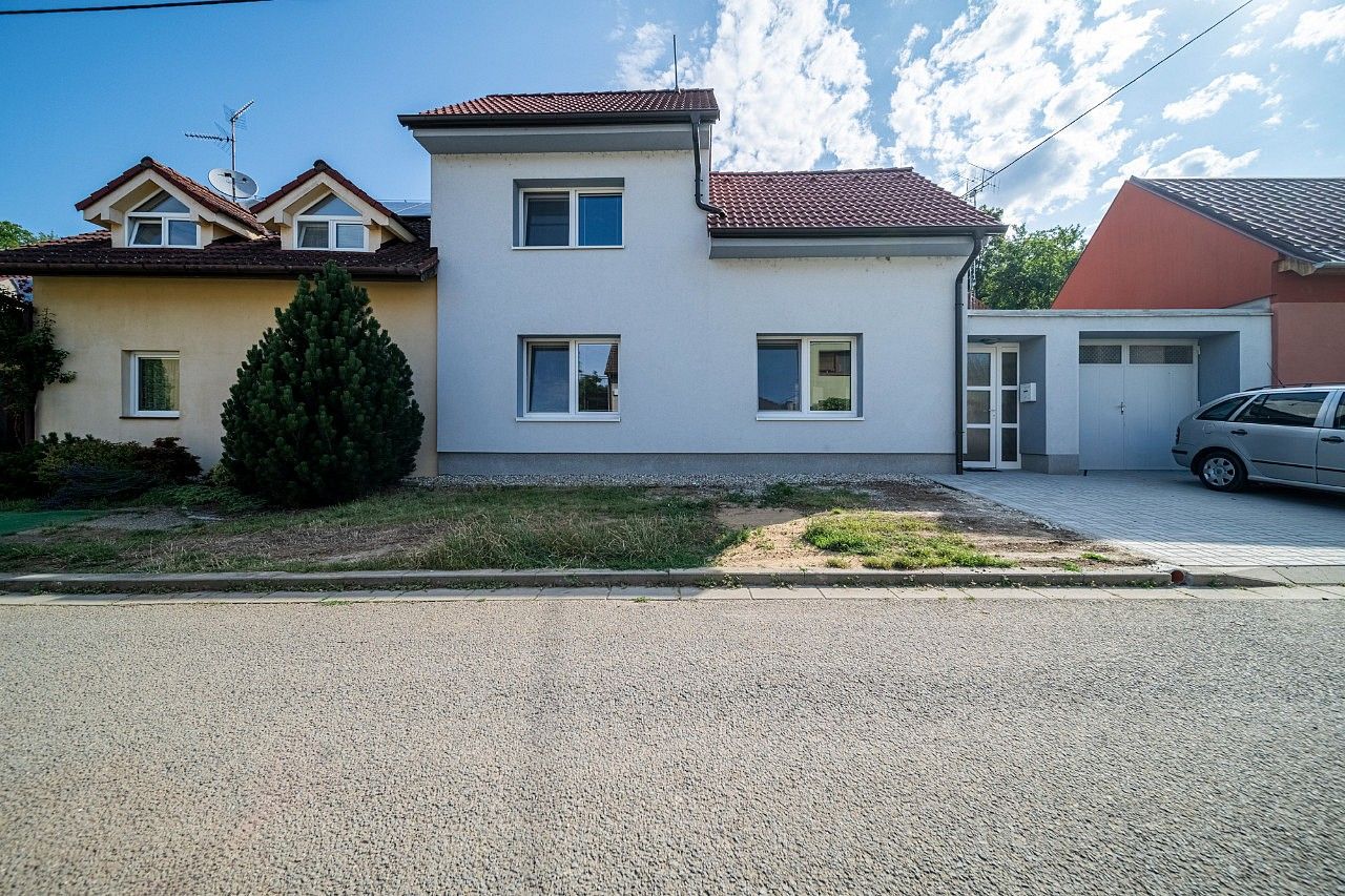 Rodinné domy, Uherské Hradiště, Zlínský kraj, 175 m² - 1