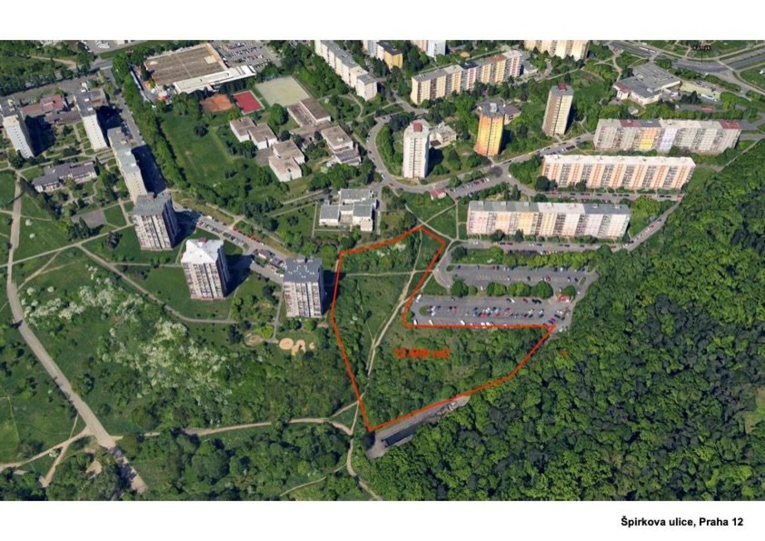 Komerční pozemek, 12 600 m²