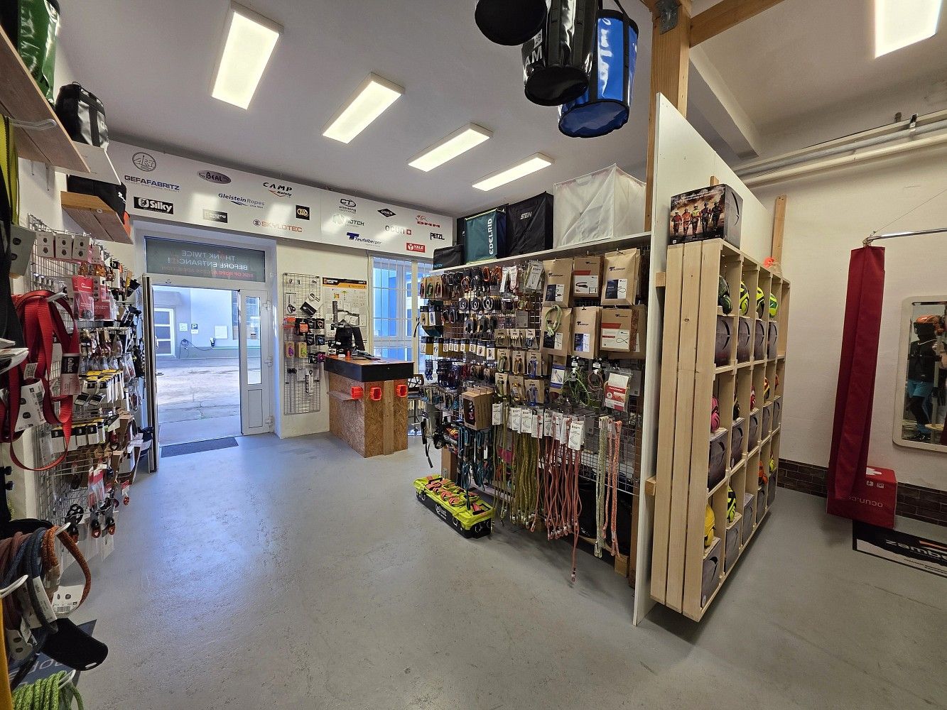 Pronájem obchodní prostory - Brno - Trnitá, okres Brno-město, Jihomoravský kraj, 145 m² - 2