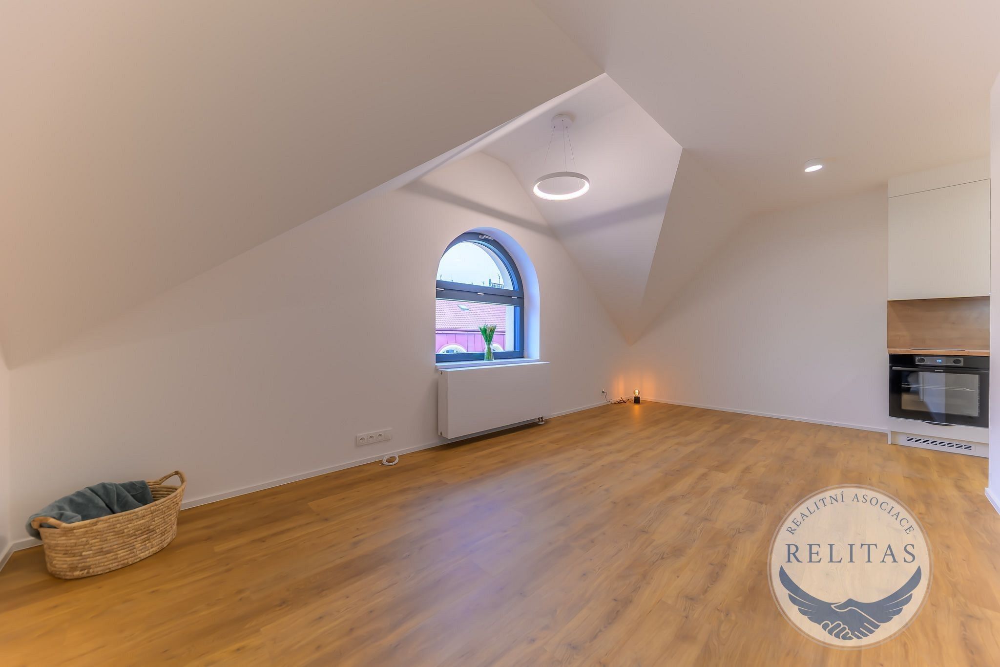 Pronájem byt 1+kk - Světova, Praha, 31 m²