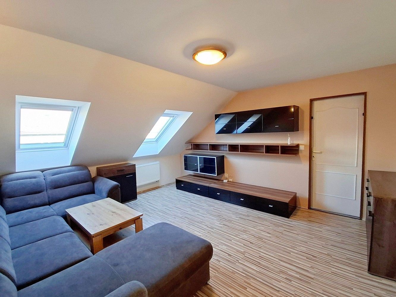 3+1, kpt. Nálepky, Olomouc, 88 m² - 1