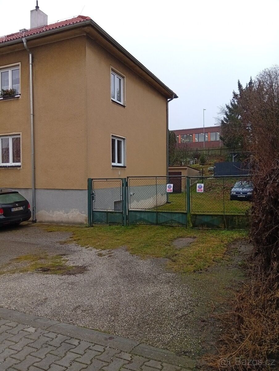 Garáž, Kladno - View 4