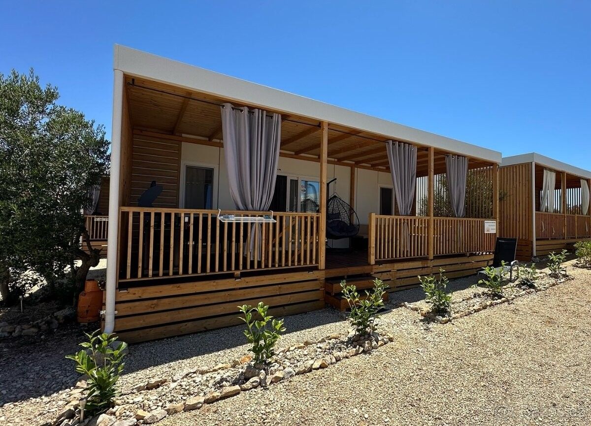 Rodinné domy, 987 66, Zahraničí