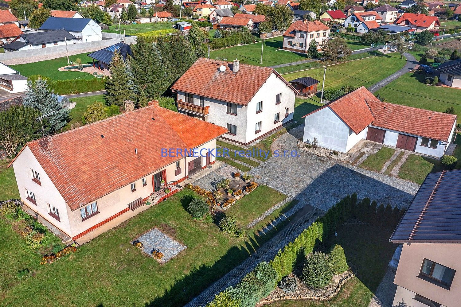 Rodinné domy, Dolní Ředice, okres Pardubice, Pardubický kraj, 465 m² - 1