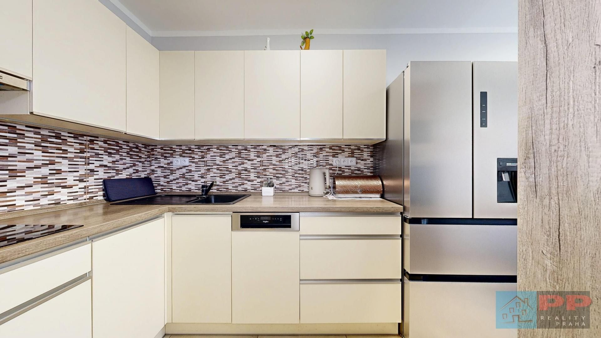 Byt 3+1 · 77 m² · Čeperská, Praha - 4