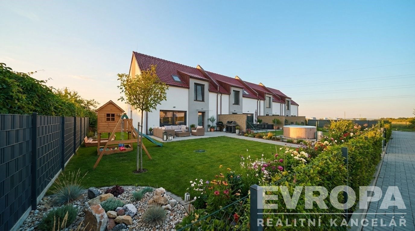 Rodinné domy, Všestary, 112 m²