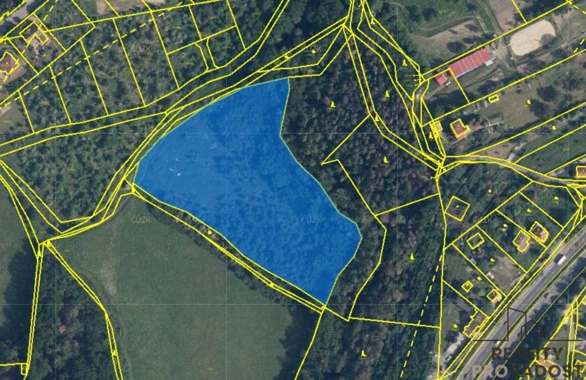 Louka, 15 818 m²