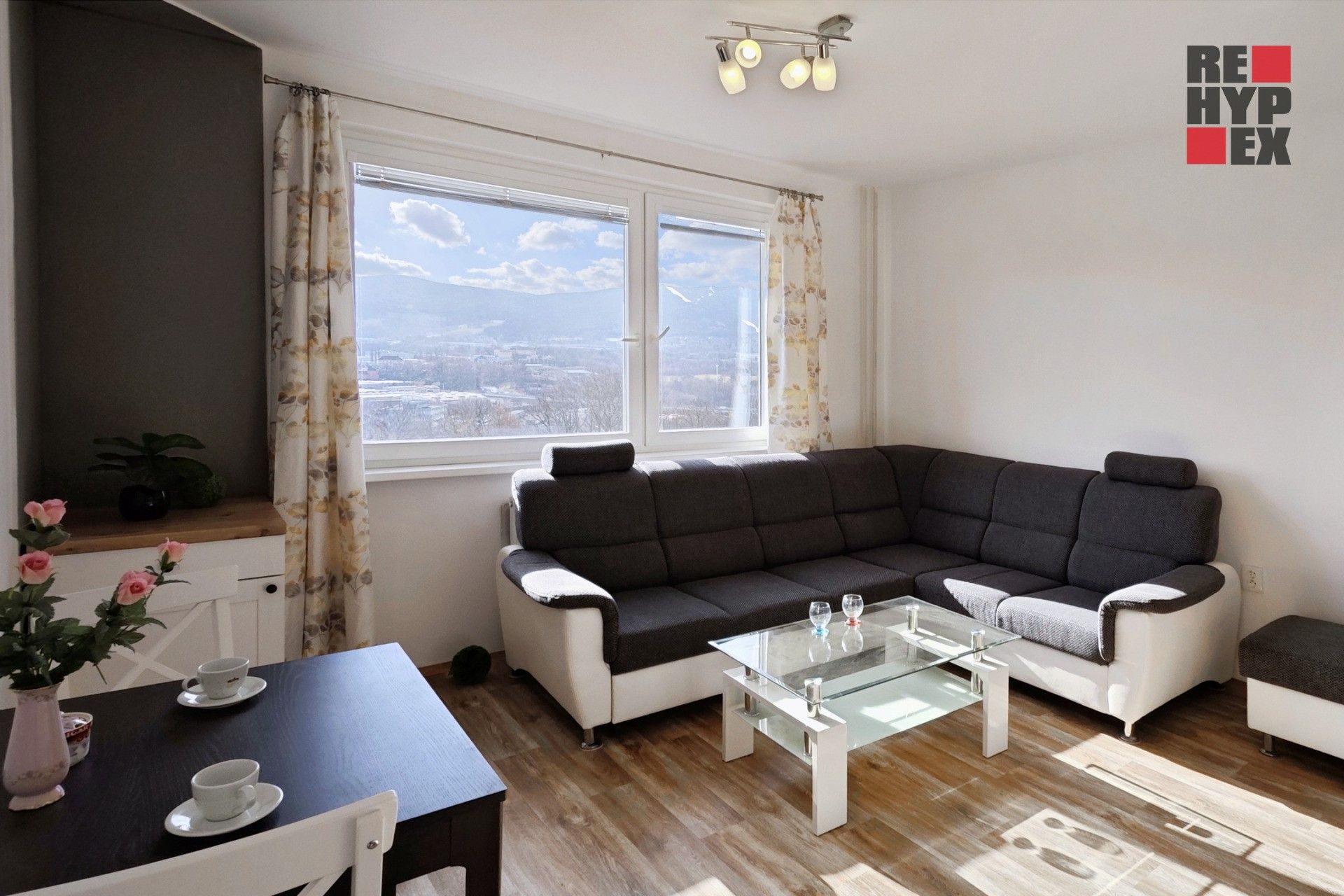 Pronájem byt 2+kk - Dobiášova  , Liberec, 40 m²