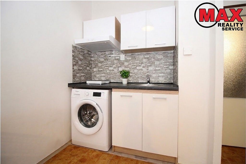 Byt 1+kk · 29 m² · Praha - Háje, okres Praha 11, Hlavní město Praha - 3