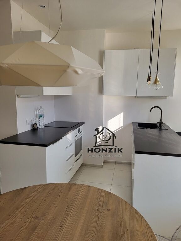 Pronájem byt 3+kk - U družstva Život, Praha, 84 m²