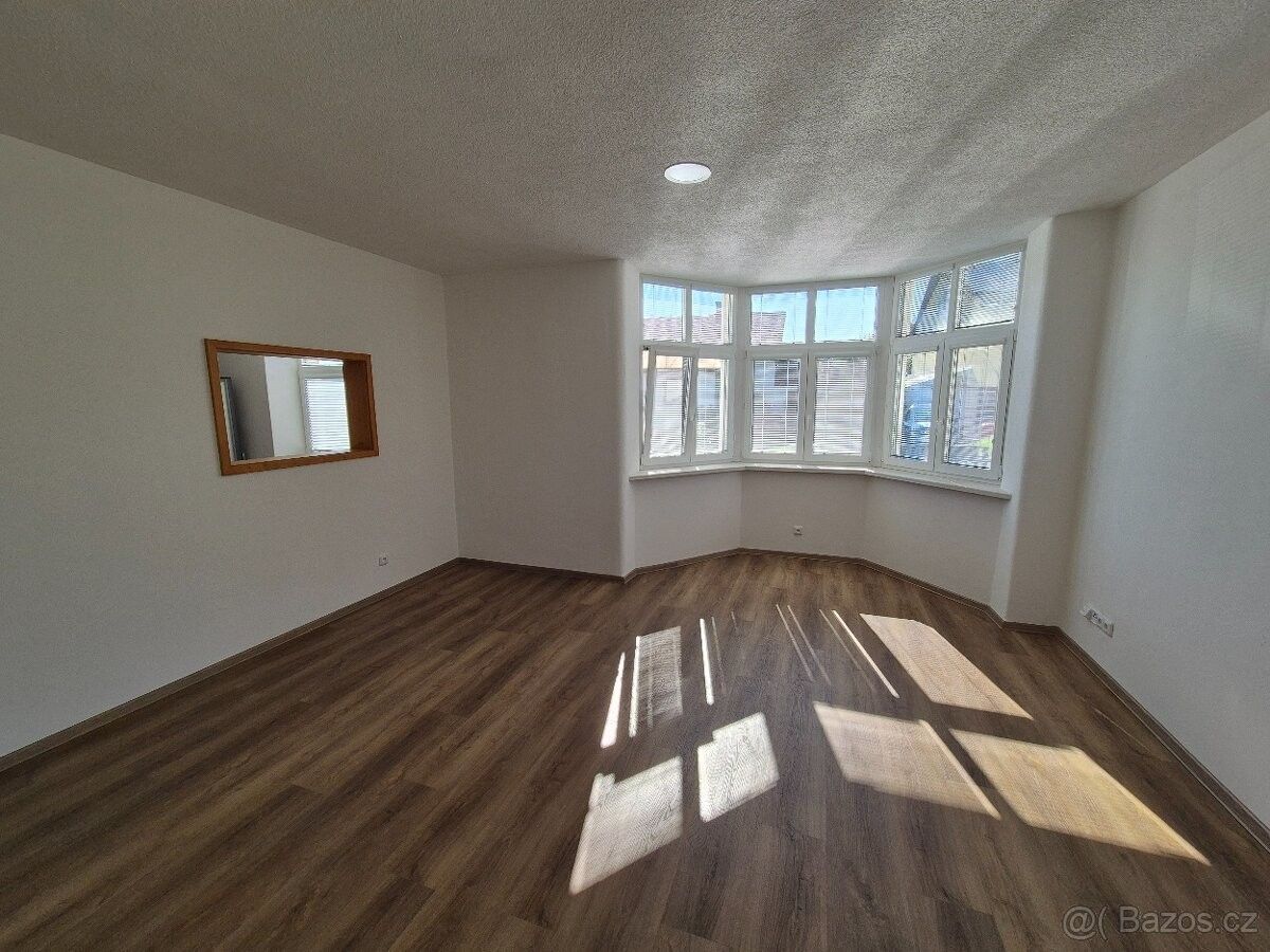 Pronájem byt - Nýrsko, 340 22