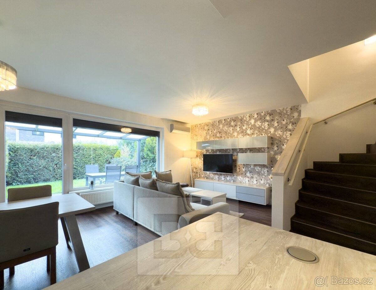 Pronájem rodinný dům - 111 01, Praha 10