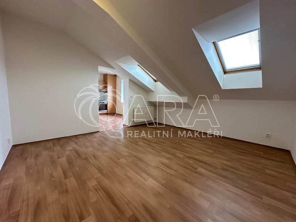 Pronájem byt 1+1 - Strojařů, Chrudim IV, 41 m² - 5