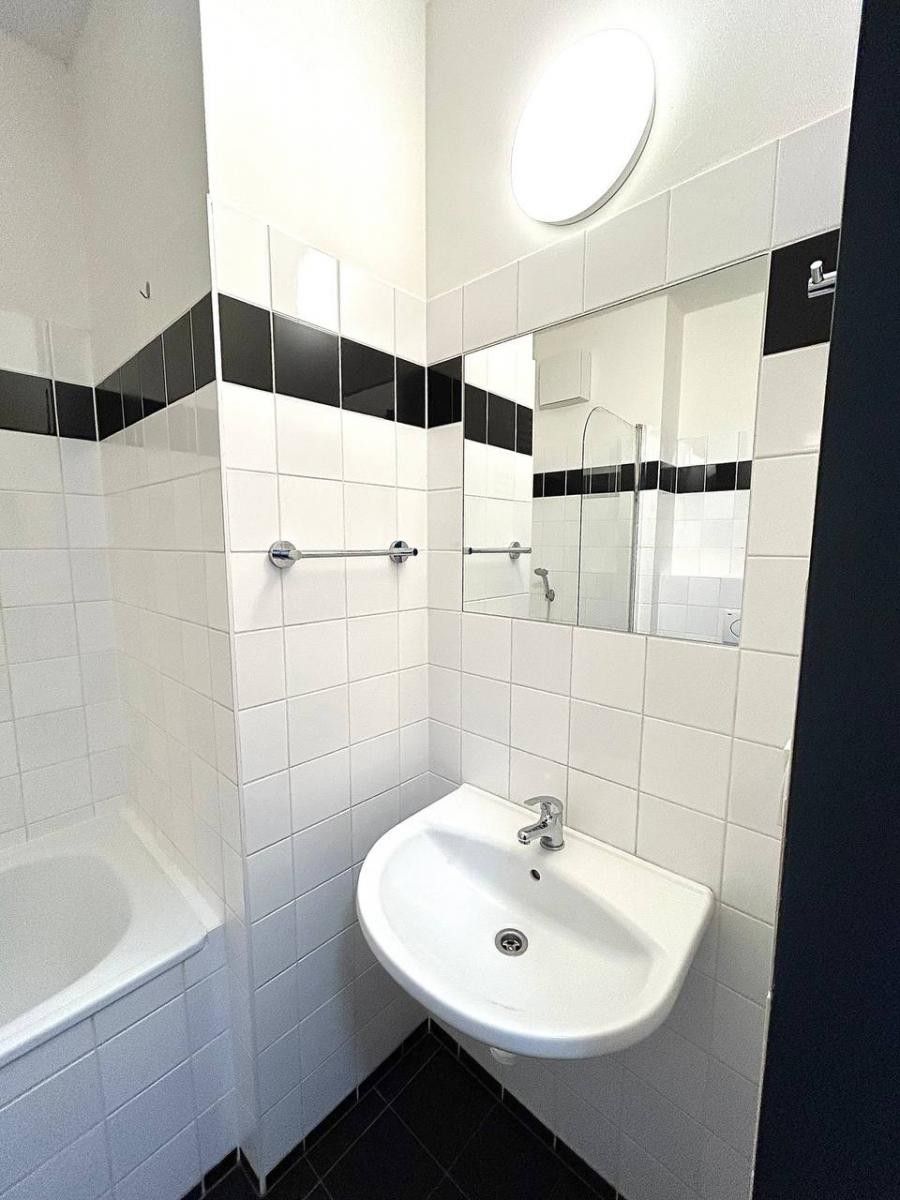 Byt 1+kk · 35 m² · Křížová, Praha - 4